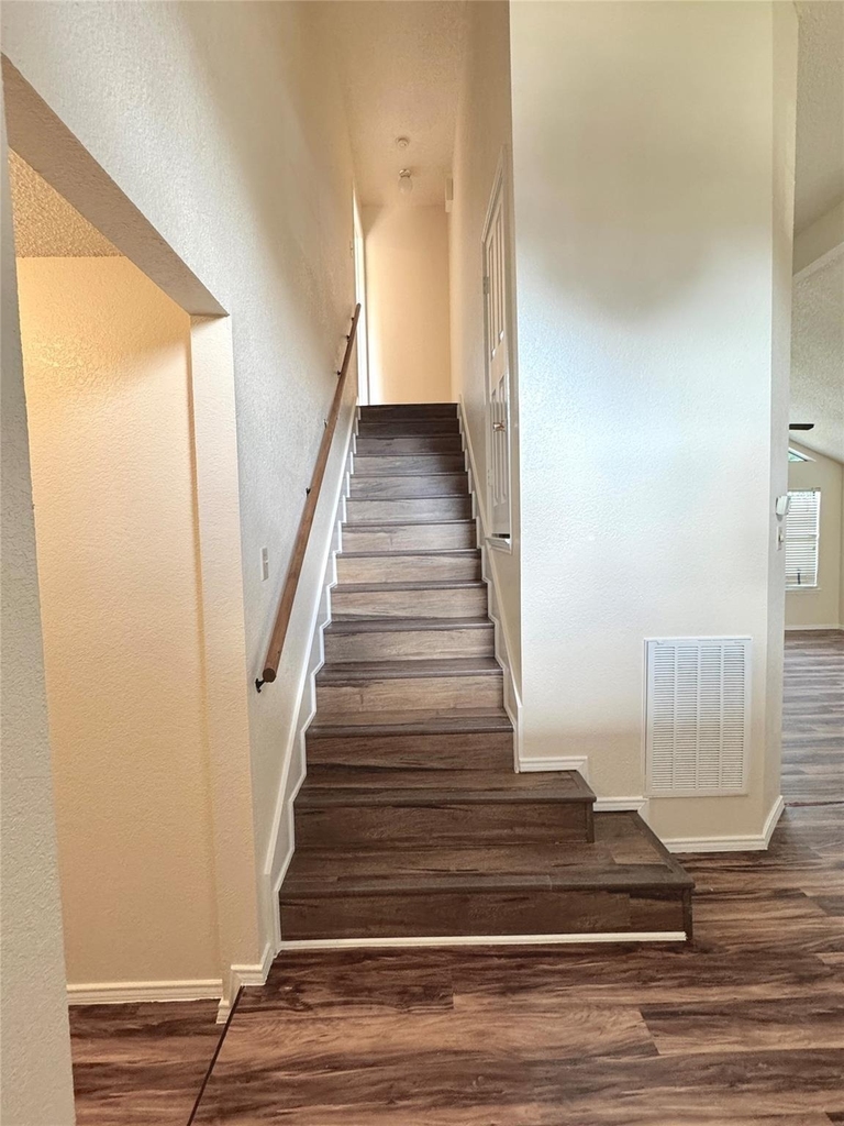 7972 Roundtable Road - Photo 9