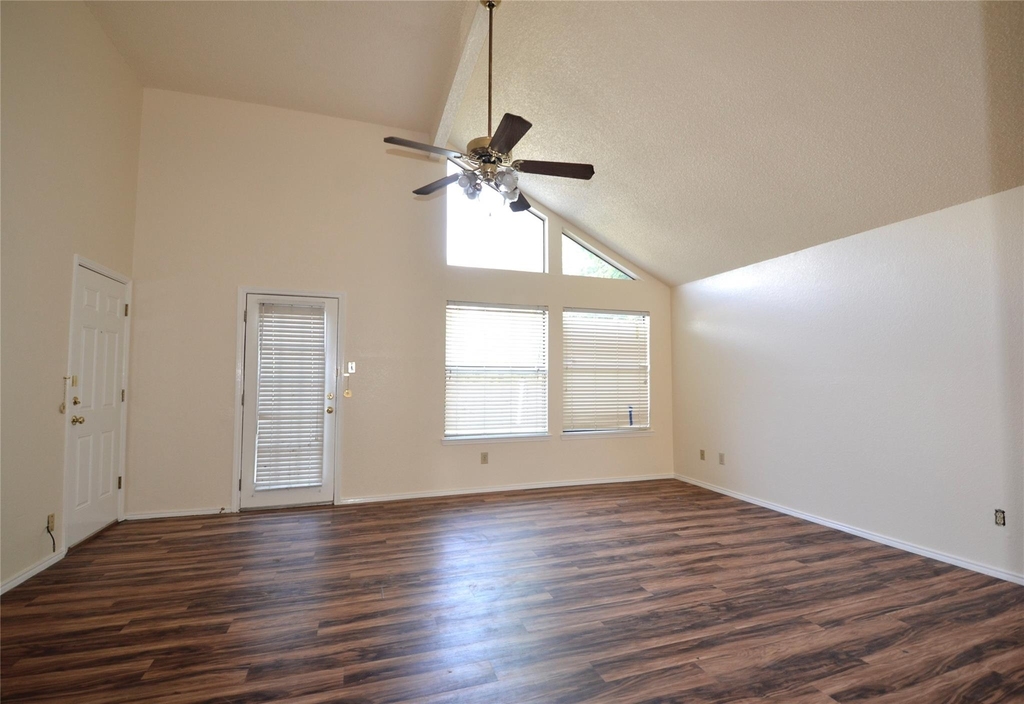7972 Roundtable Road - Photo 6