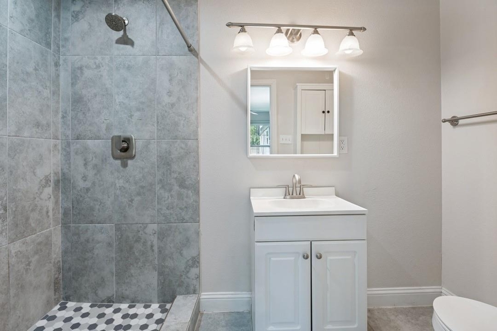 2744 Catherine Street - Photo 23