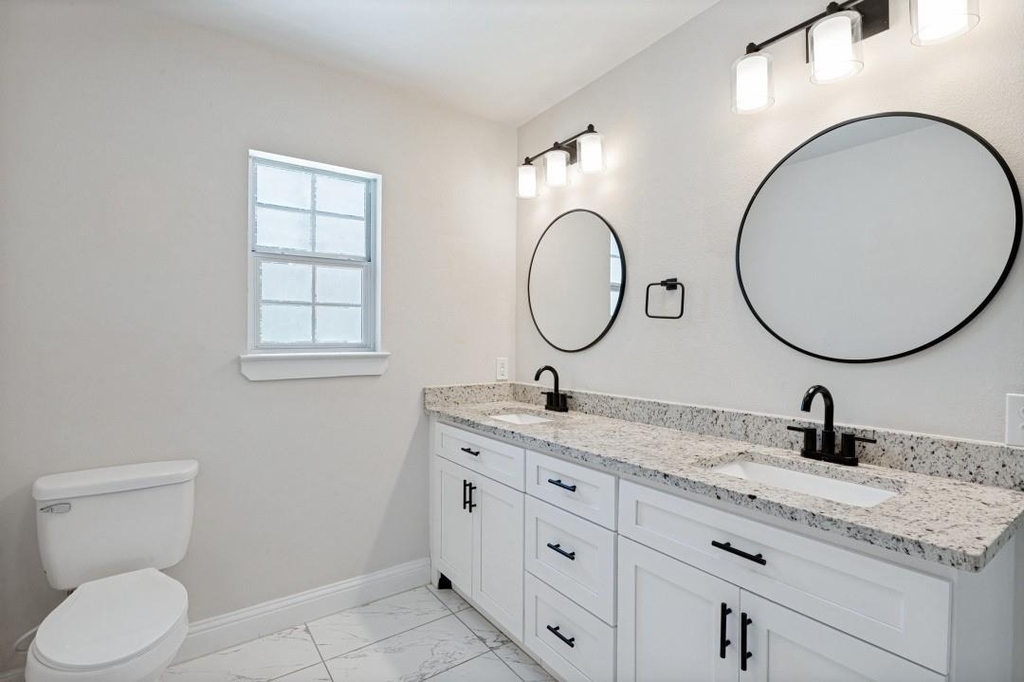 2744 Catherine Street - Photo 17