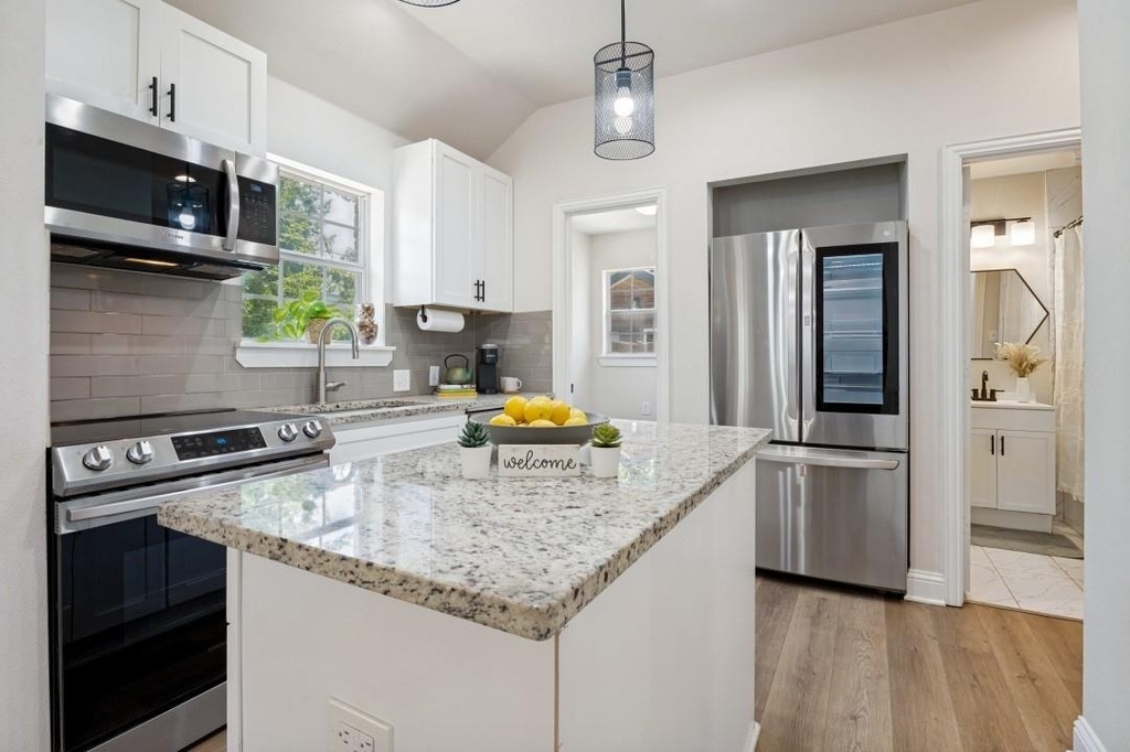 2744 Catherine Street - Photo 12