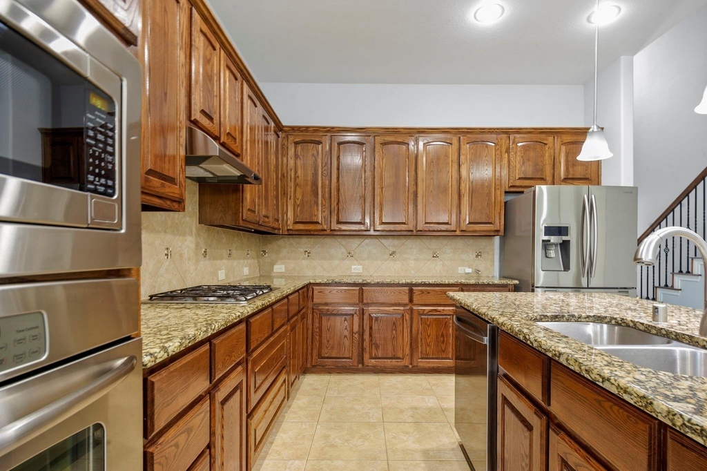 913 Lampassas Trail - Photo 10