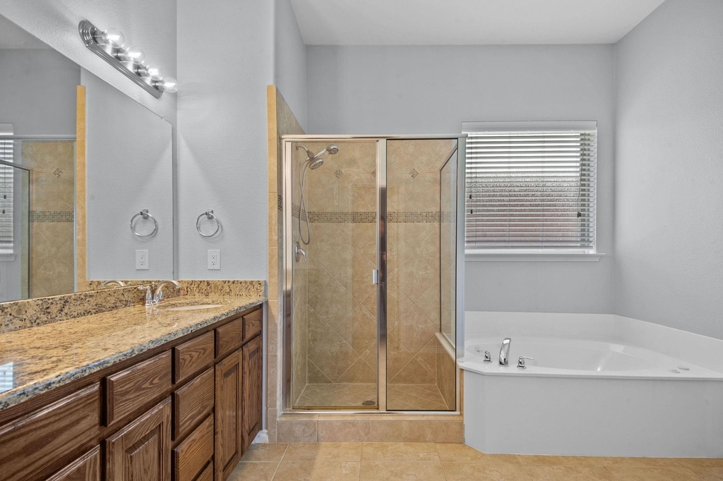 913 Lampassas Trail - Photo 22