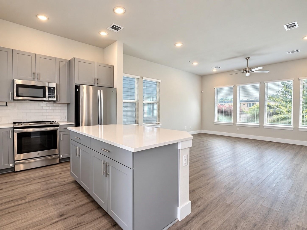 760 W Bedford Euless Road - Photo 2
