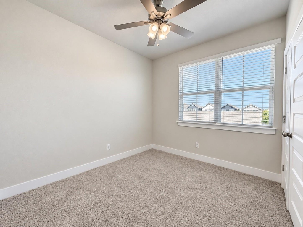 760 W Bedford Euless Road - Photo 14
