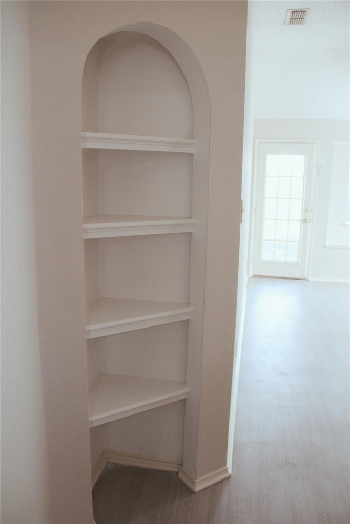 8140 Heritage Place Drive - Photo 6
