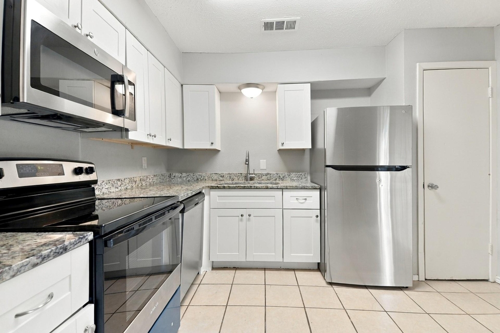 1458 Shorehaven Drive - Photo 6