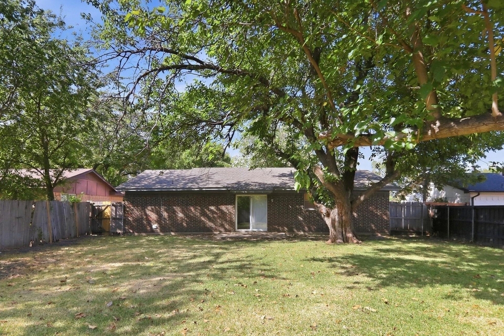 1458 Shorehaven Drive - Photo 14