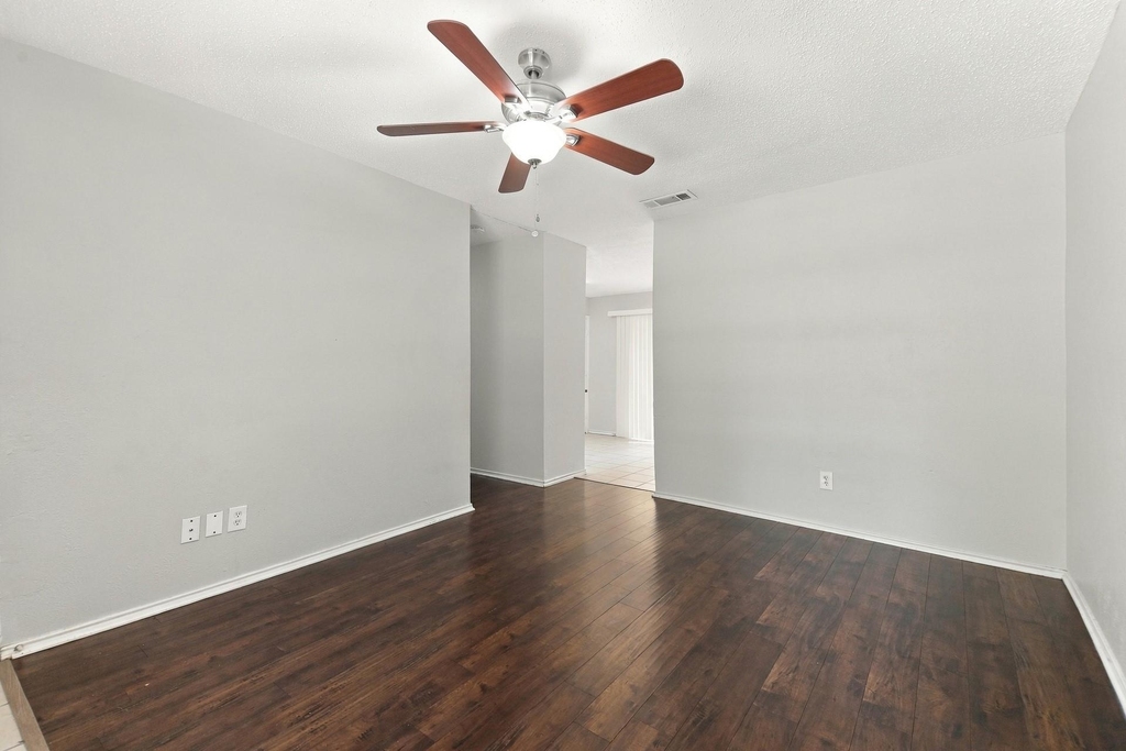 1458 Shorehaven Drive - Photo 10