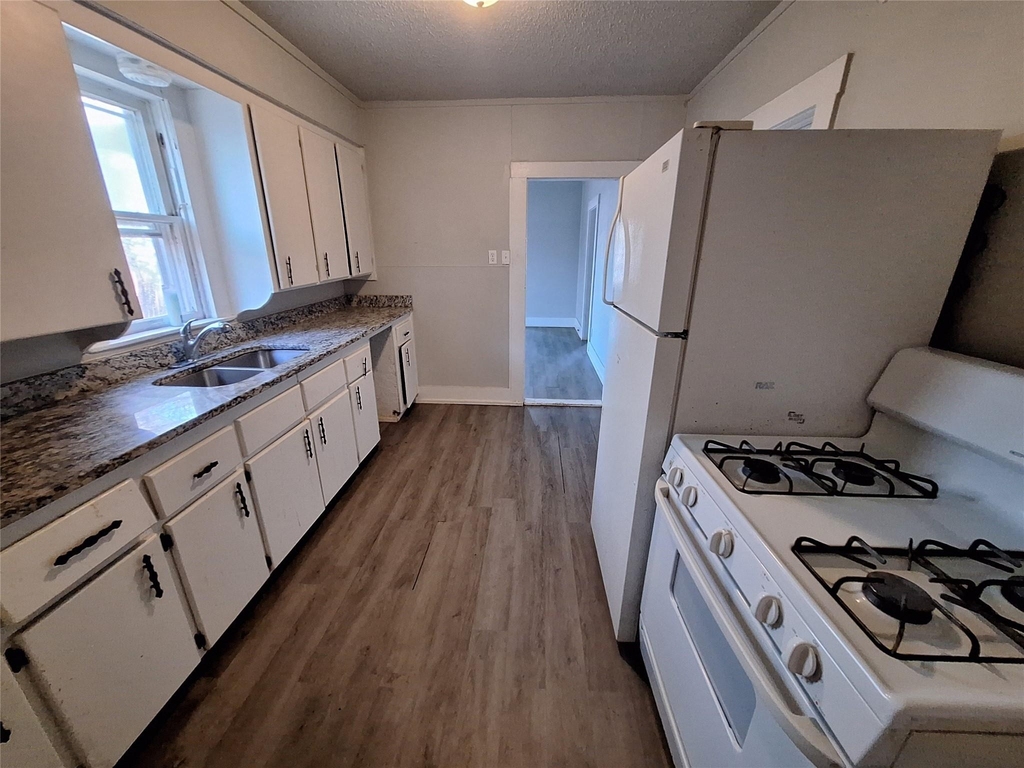 1026 Jeanette Street - Photo 5