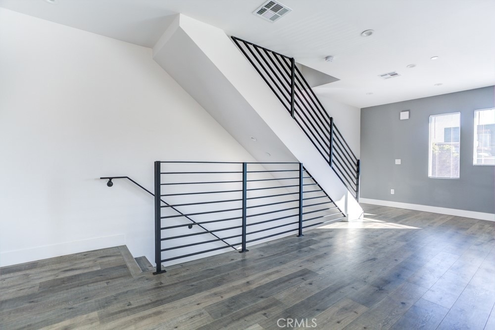 11639 Burbank - Photo 10