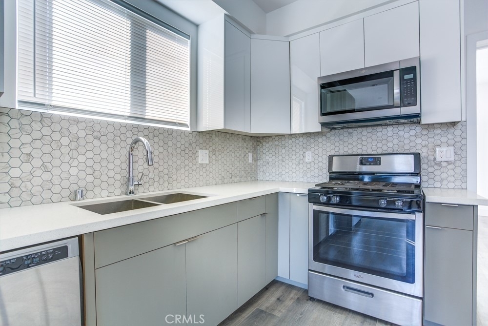 11639 Burbank - Photo 17