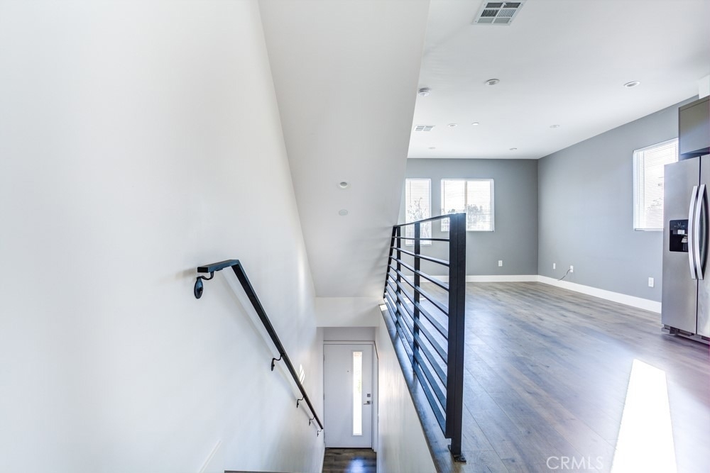 11639 Burbank - Photo 9