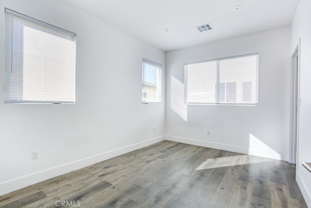 11639 Burbank - Photo 19