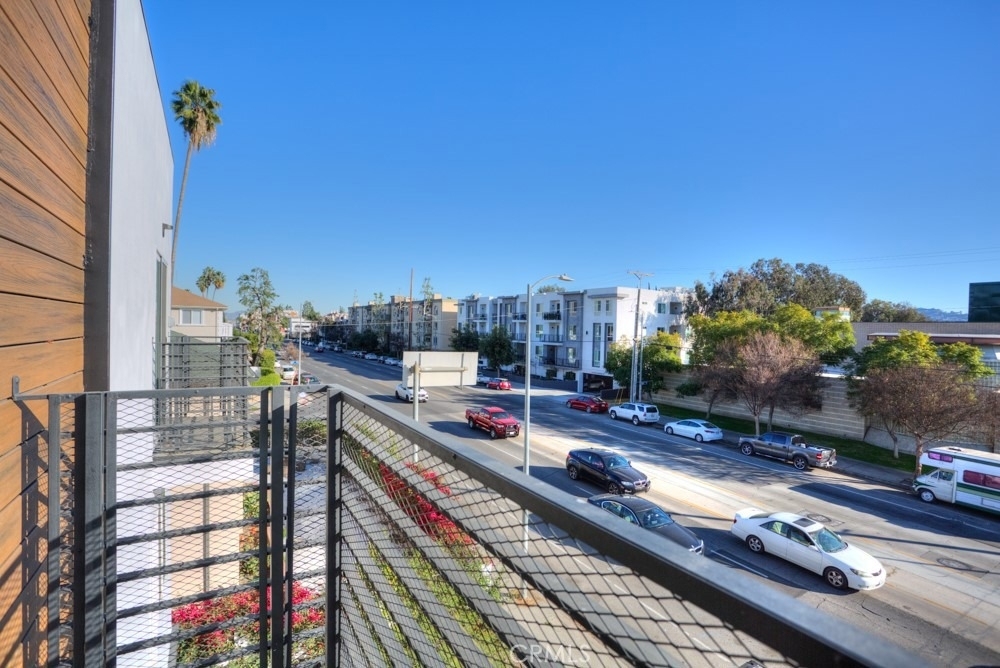 11639 Burbank - Photo 37