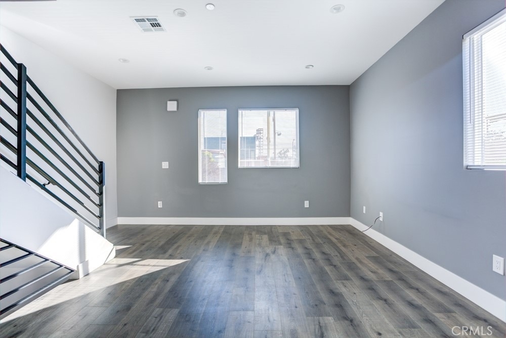 11639 Burbank - Photo 13