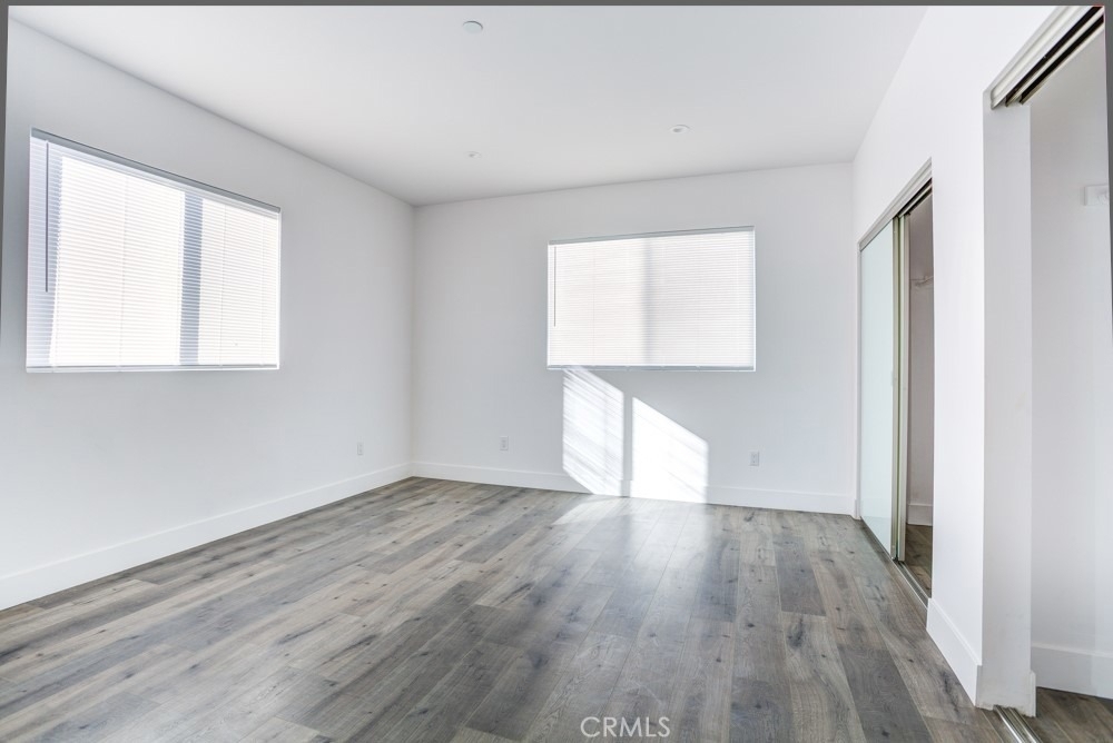 11639 Burbank - Photo 31