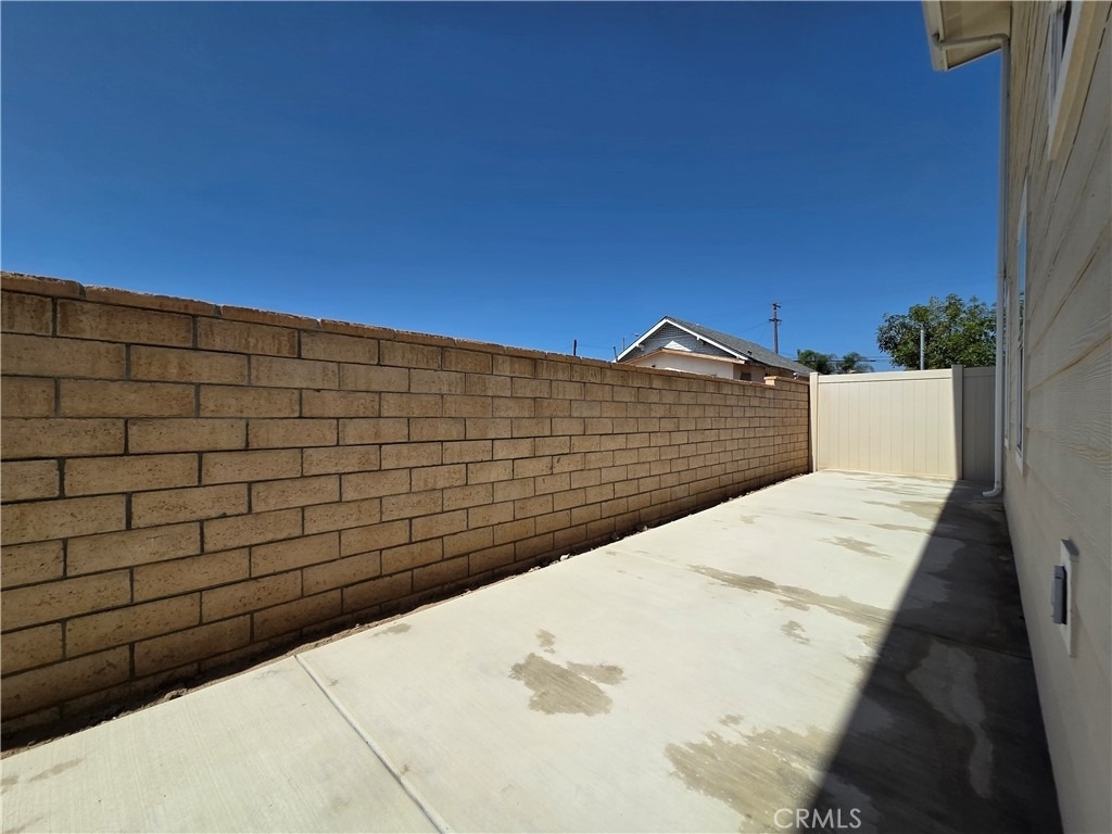 652 W Grand Avenue - Photo 19