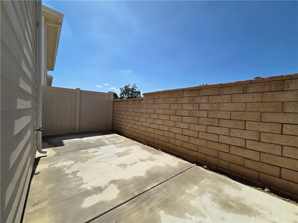 652 W Grand Avenue - Photo 20