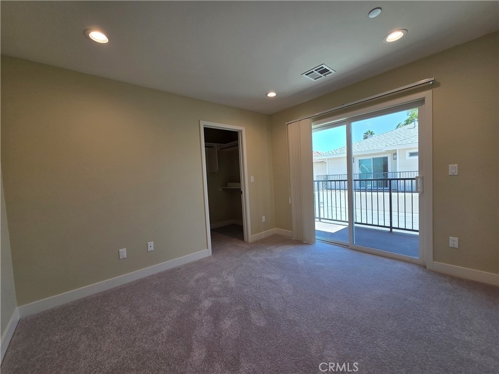 652 W Grand Avenue - Photo 16