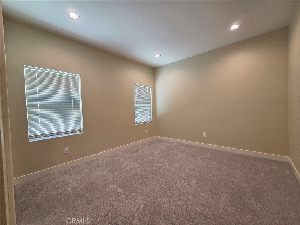652 W Grand Avenue - Photo 8