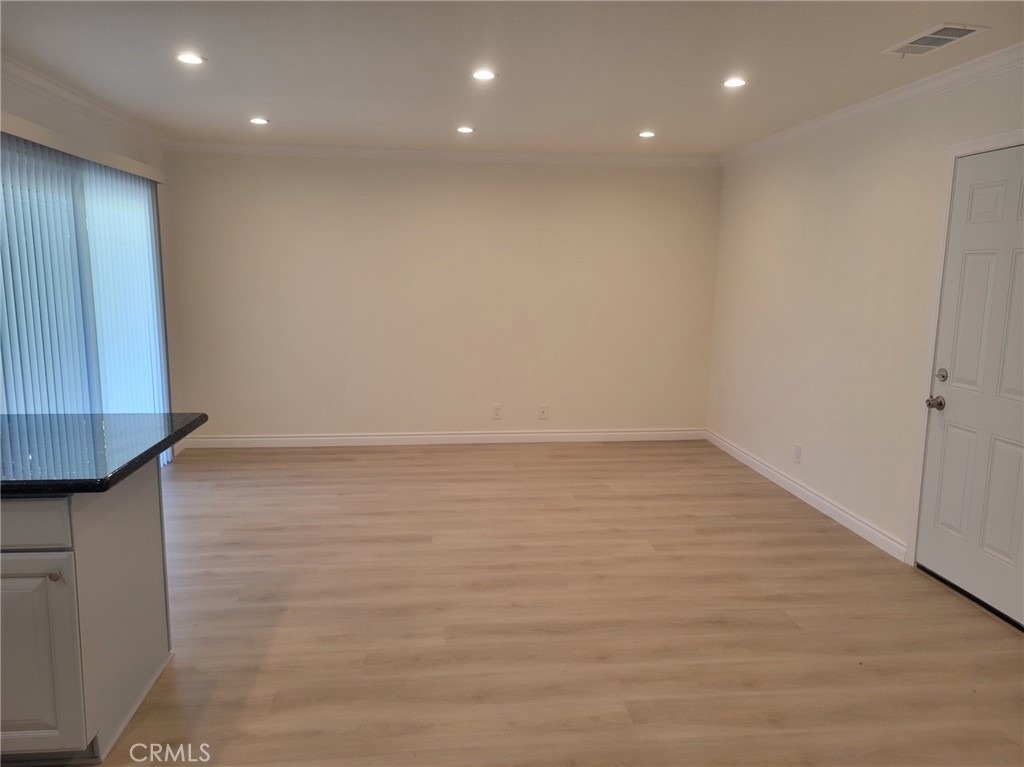 19037 Jeffrey Avenue - Photo 2