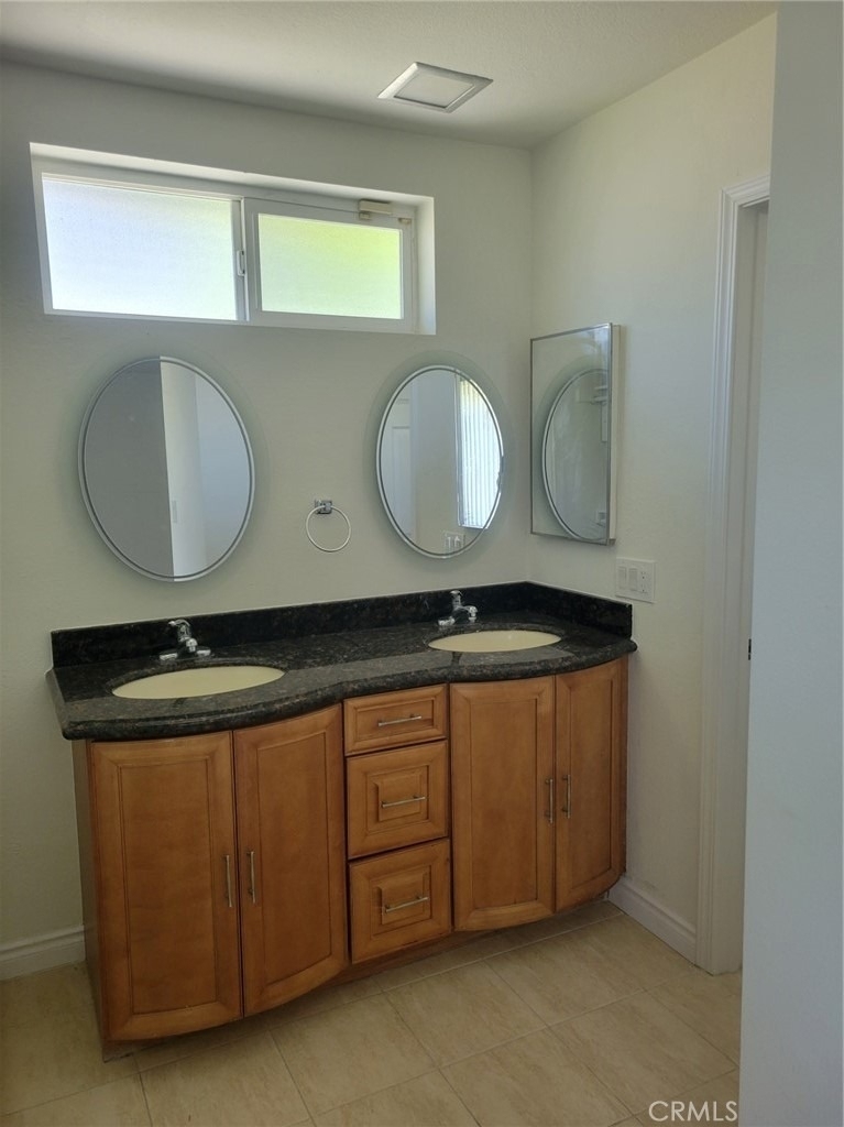 19037 Jeffrey Avenue - Photo 4