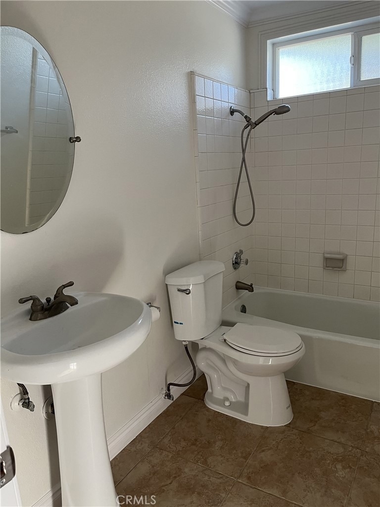 19037 Jeffrey Avenue - Photo 6