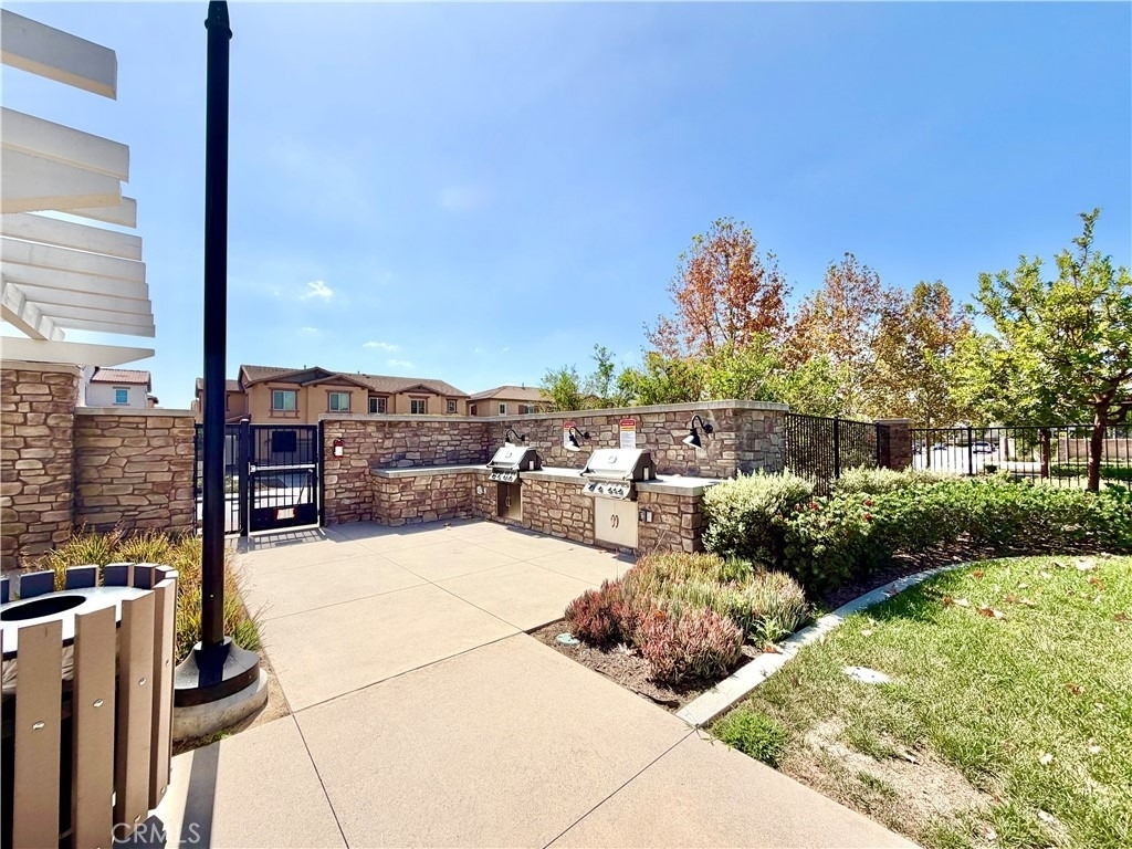 24242 Hazelnut Avenue - Photo 39