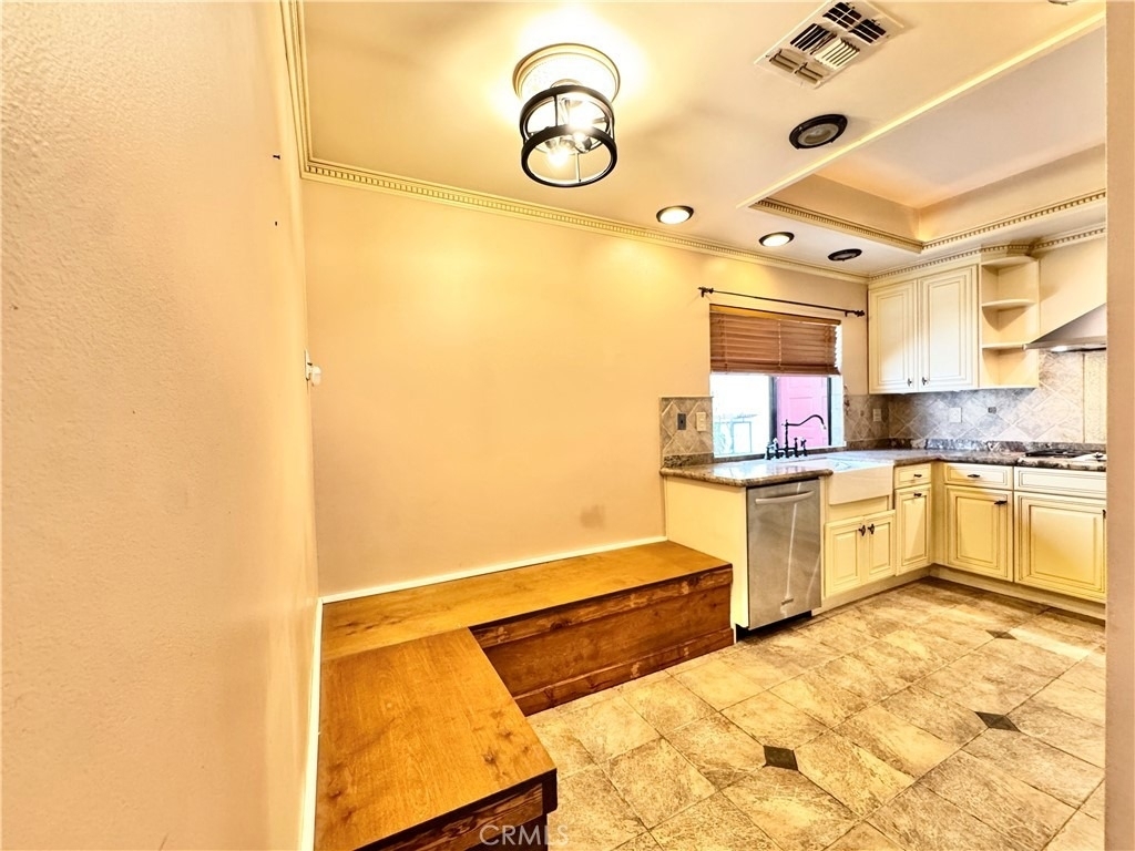 4958 Woodman - Photo 2