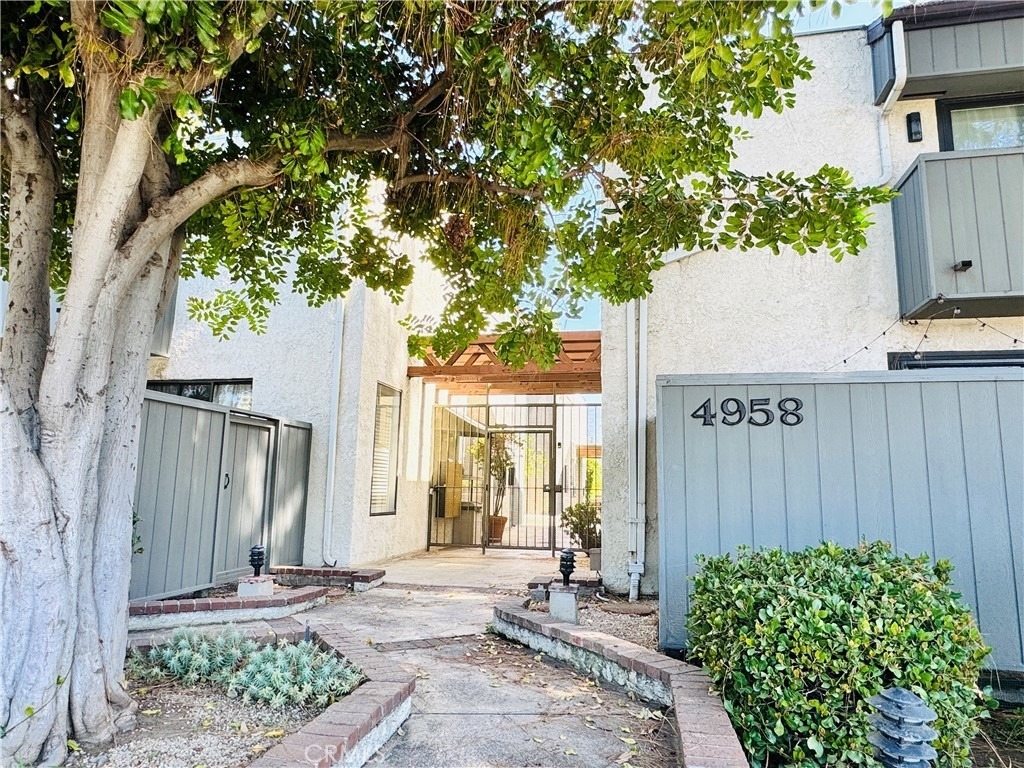 4958 Woodman - Photo 31
