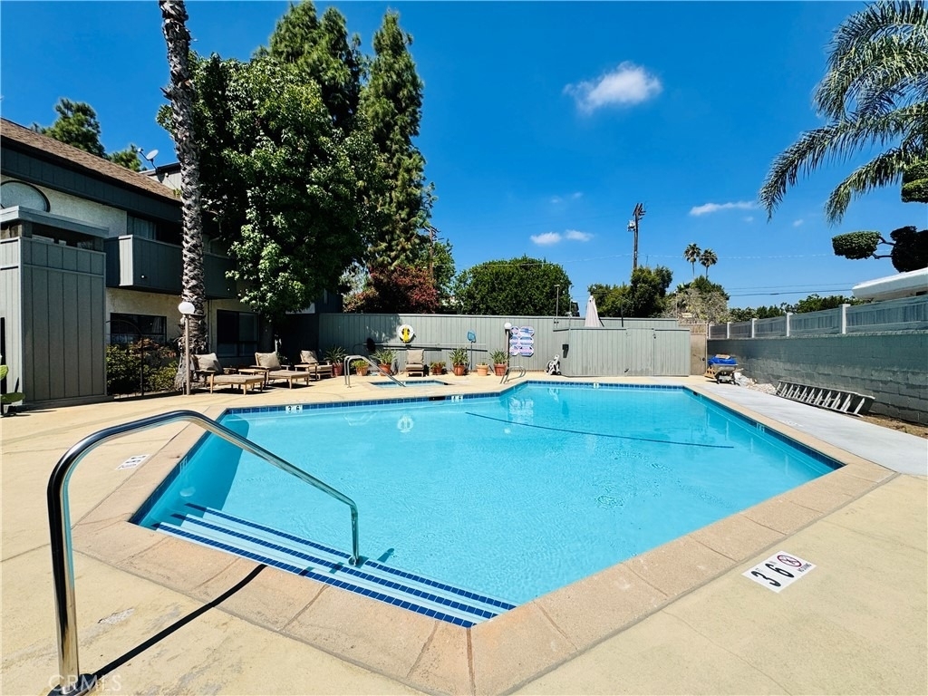 4958 Woodman - Photo 36