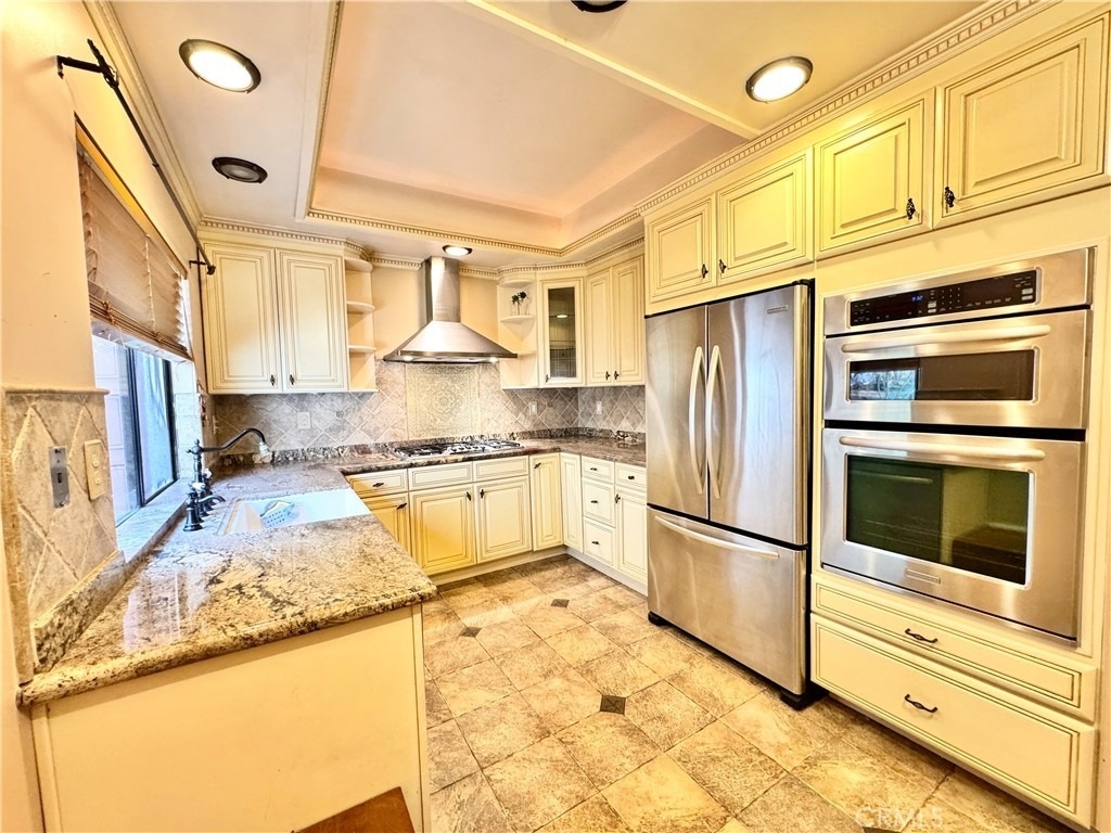 4958 Woodman - Photo 4