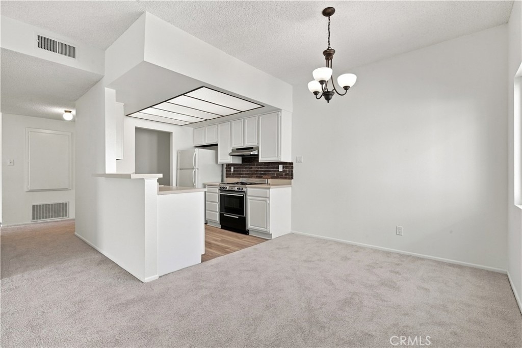 14607 Erwin Street - Photo 8