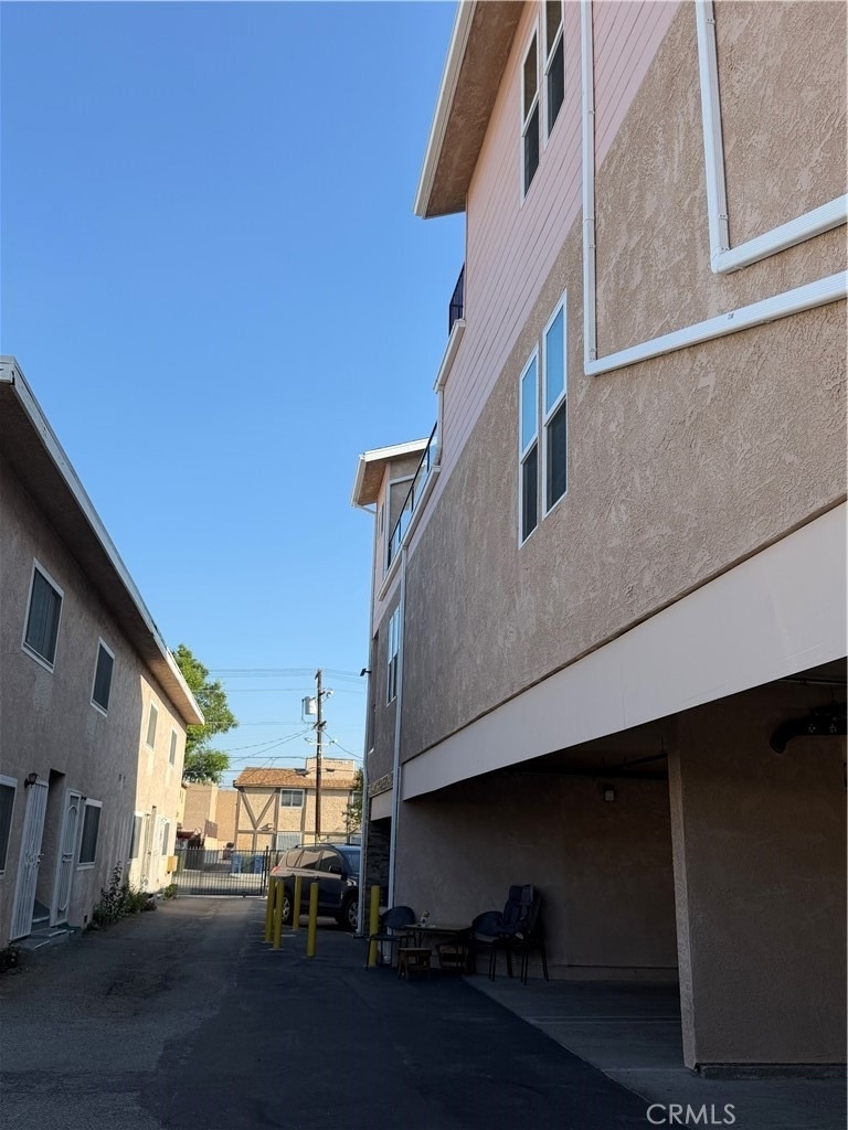11808 Hart - Photo 2