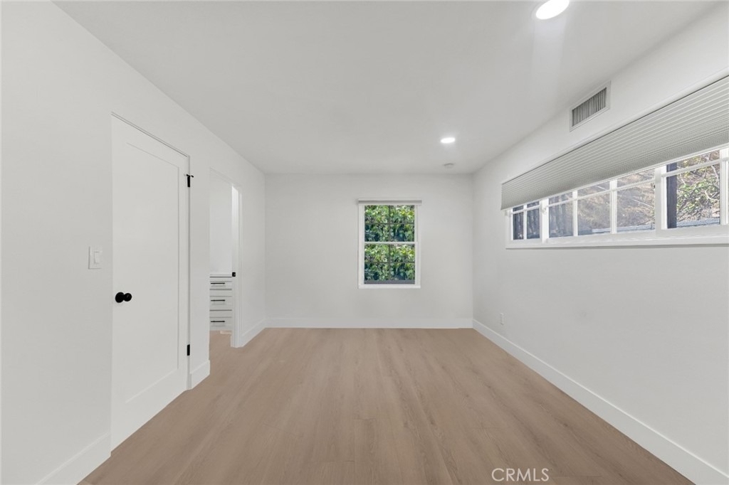 9425 Mclennan Avenue - Photo 20