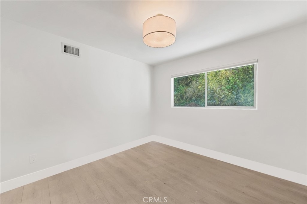 9425 Mclennan Avenue - Photo 31