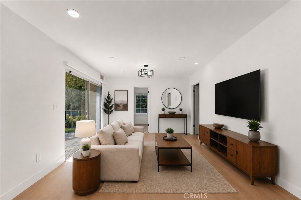 9425 Mclennan Avenue - Photo 15