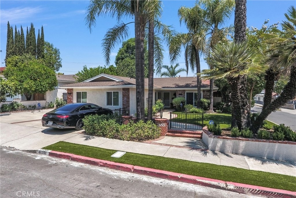 21701 Costanso Street - Photo 5