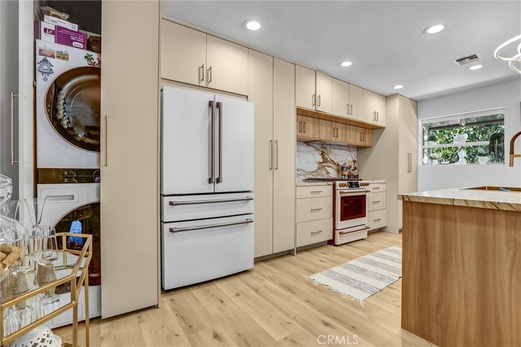 21701 Costanso Street - Photo 25
