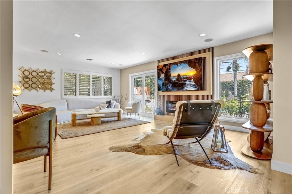 21701 Costanso Street - Photo 4