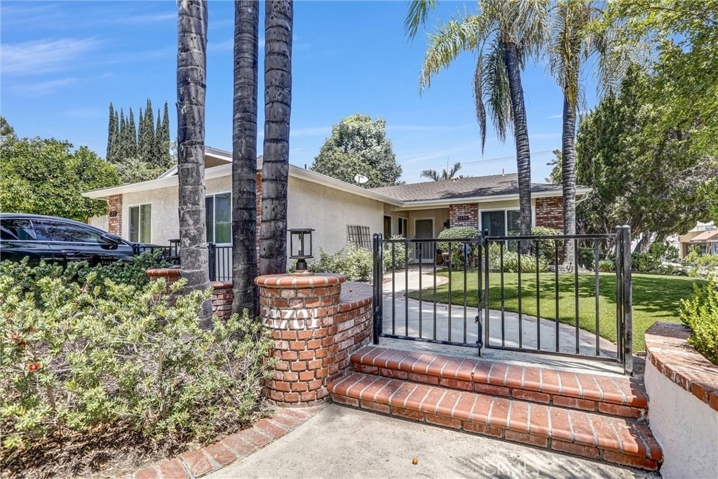 21701 Costanso Street - Photo 6