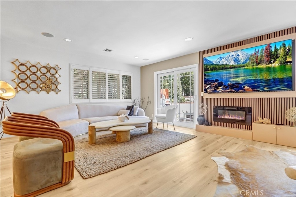 21701 Costanso Street - Photo 14