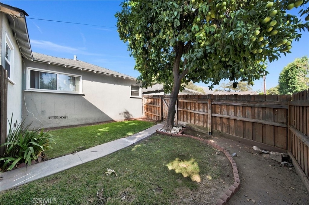 240 N Shamrock - Photo 13