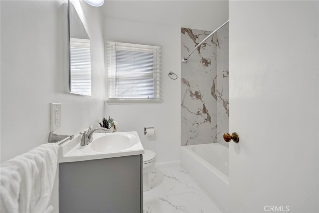 240 N Shamrock - Photo 10