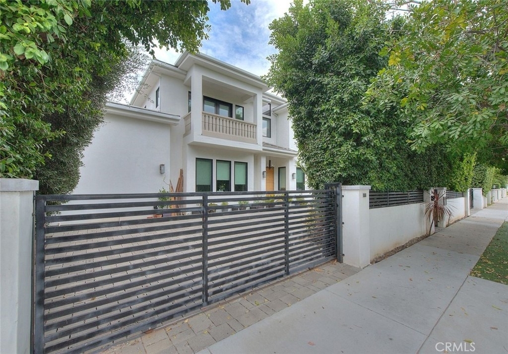 5176 Lindley - Photo 0