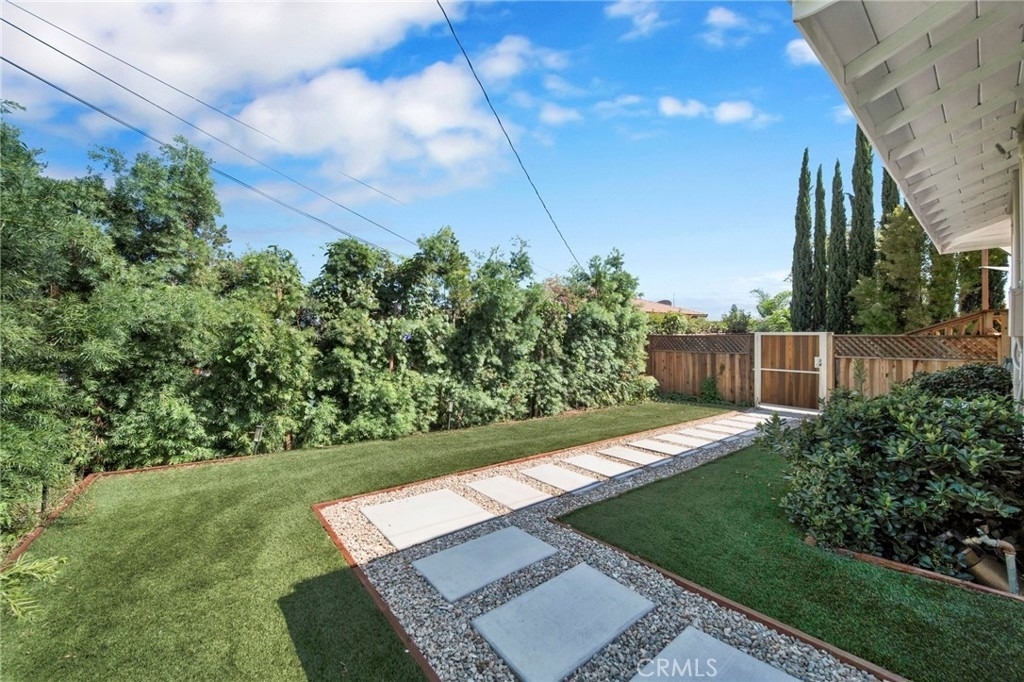 90 W Highland Avenue - Photo 2