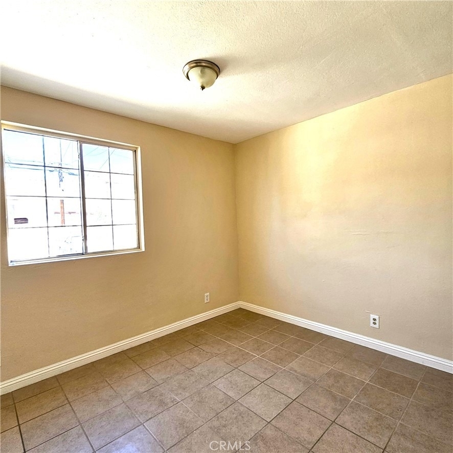 1445 W 82nd - Photo 7