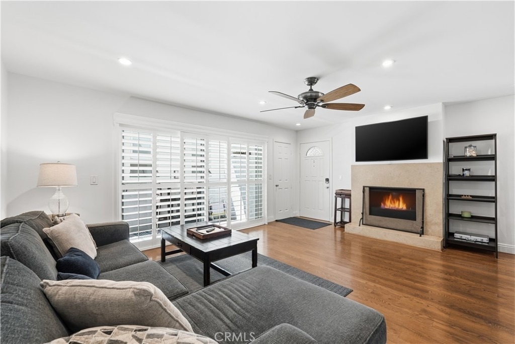 320 Hermosa - Photo 0