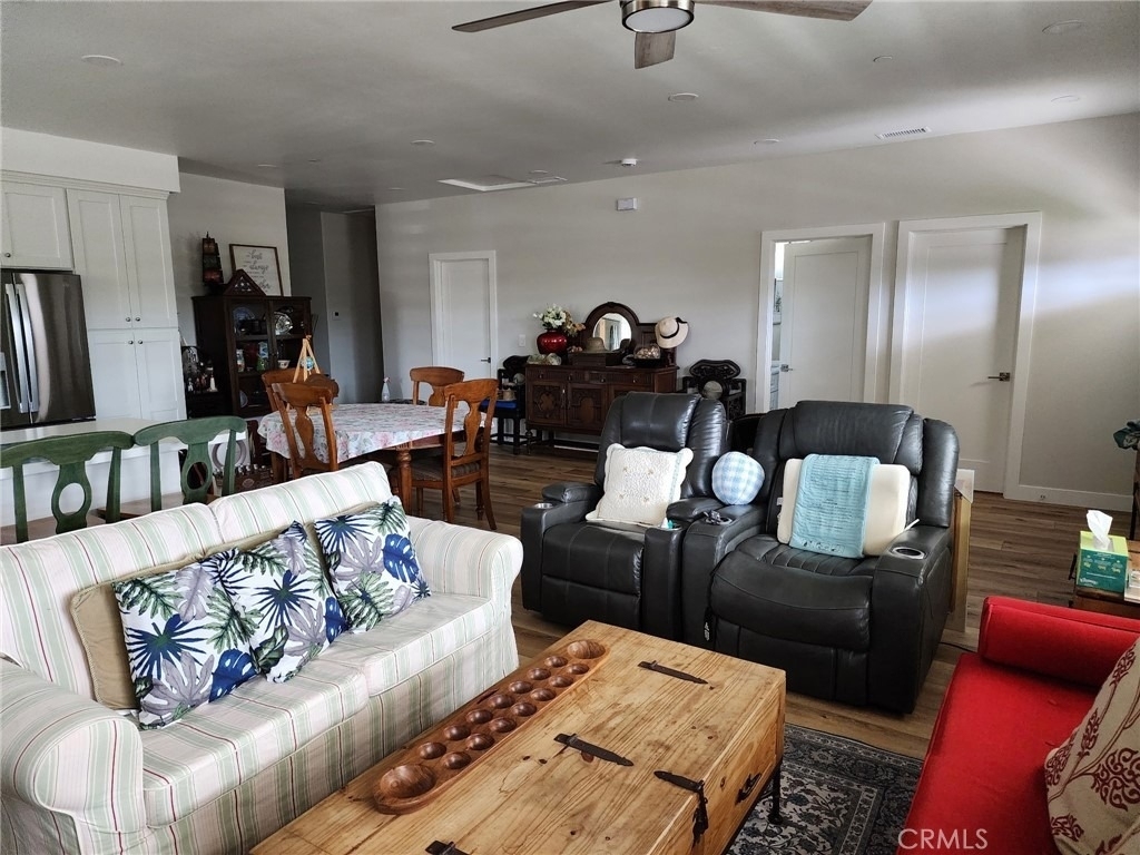 107 N Poe - Photo 3
